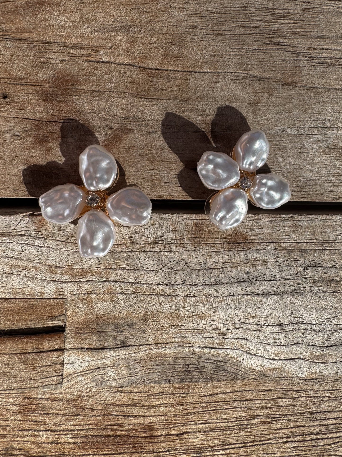 White petunia Studs